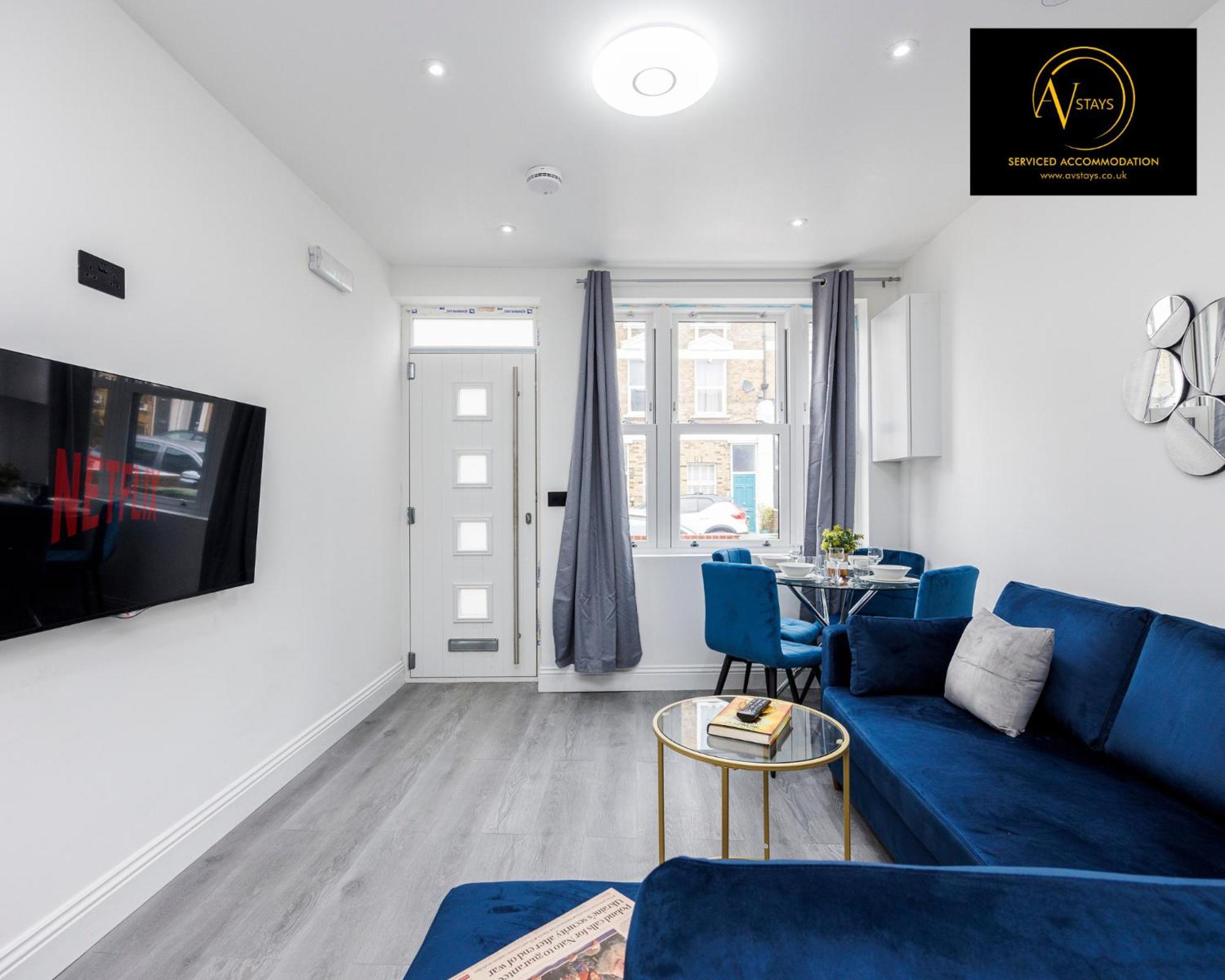 2 Bedroom By Av Short Lets Southwark Londra